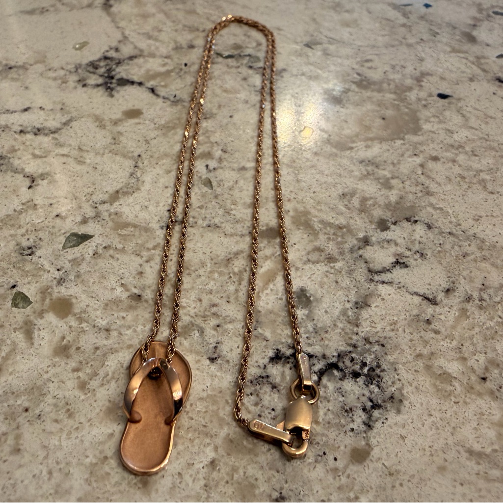 Na Hoku 14k Rose Gold Classic Slipper Pendant 17”